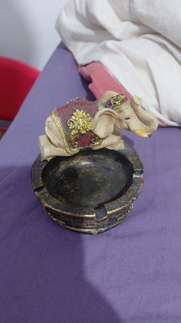 Altın Detaylı Fil Figürlü Küllük - Görsel 2