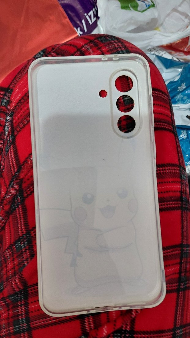 Düğmeli Sarı Pikachu Telefon Kılıfı - Görsel 2