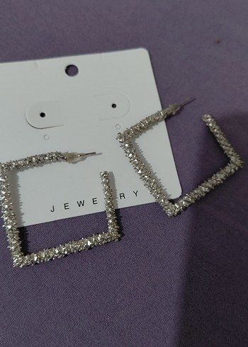 Gri Mini Payetli Kare Küpe - Görsel 2