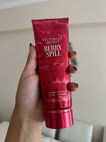 Victoria s Secret VS Berry Spill Vücut losyonu