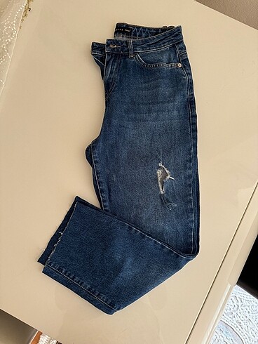Lcwaikiki taşlanmış yırtık detaylı jeans