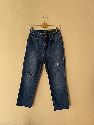 36 Beden Lcwaikiki taşlanmış yırtık detaylı jeans