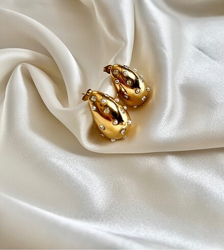 Çelik gold taşlı küpe
