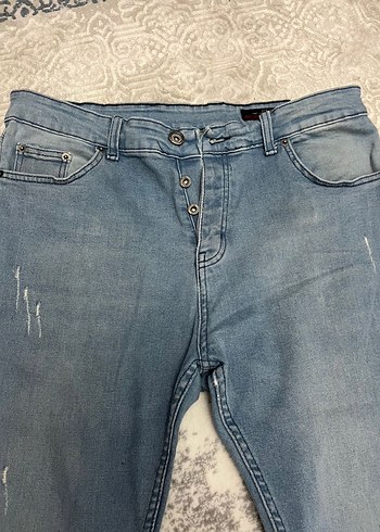 Düğmeli buz mavisi erkek jeans - Görsel 2