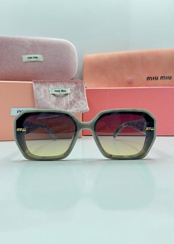 Miu Miu Miu Miu Gri Transparan gri çerçeve Kadın Güneş Gözlüğü orjinal
