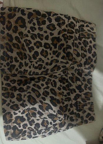 Bershka Bershka Düğmeli Leopar Desenli Kadın Etek