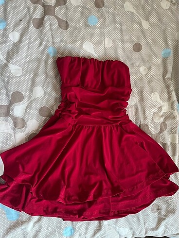 Zara straplez kirmizi sortlu mini elbise