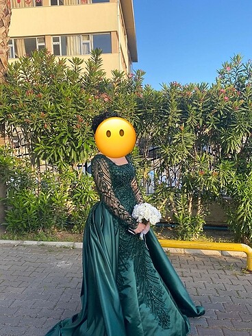 Nişan elbisesi