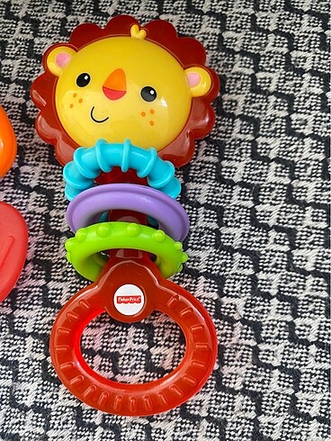  Fisher price diş kaşıyıcı ve çıngırak