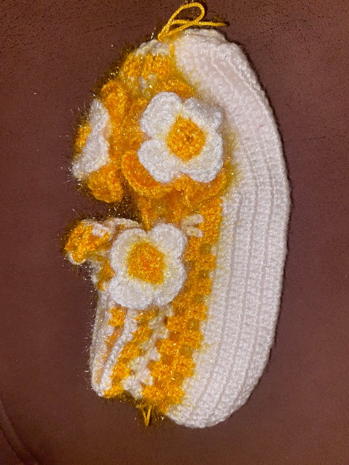 Nakışlı Beyaz örgü patik - Görsel 4