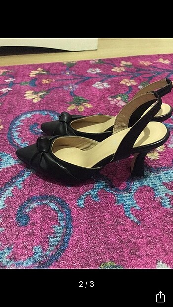 Zara Ece?nin butiği siyah stiletto