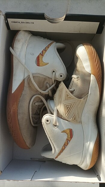Kyrie flytrap 3 