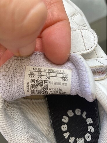 24 Beden Adidas spor ayakkabı