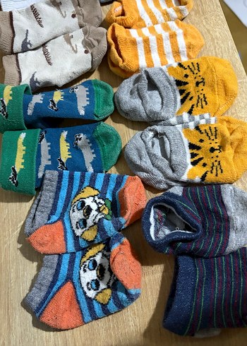 Bebeklee için renkli desenli çoraplar - Görsel 2