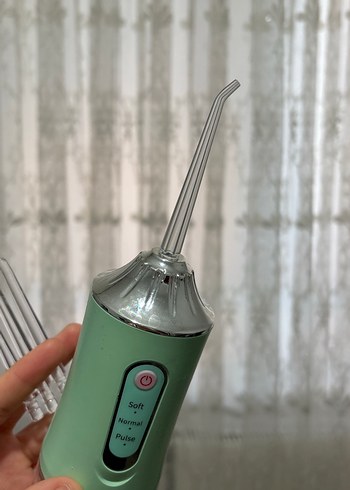 Yeşil Renkli Kişisel Ağız Bakım Cihazı - Görsel 4