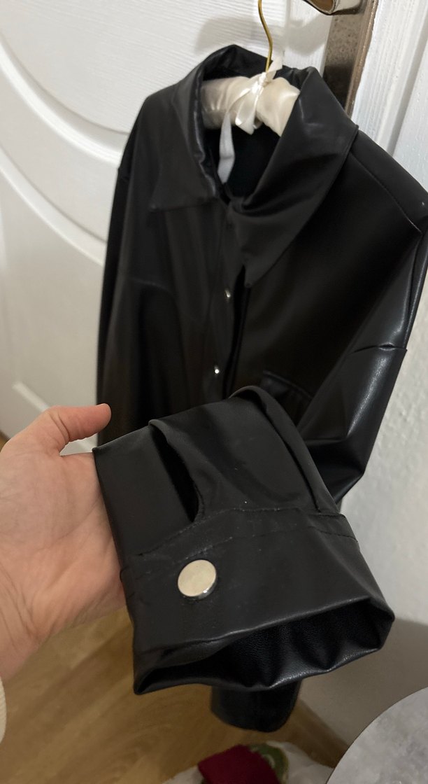 Düğmeli Siyah Deri Kadın Ceket - Görsel 3