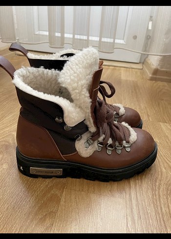 Harley Davıdson kadın bot - Görsel 4