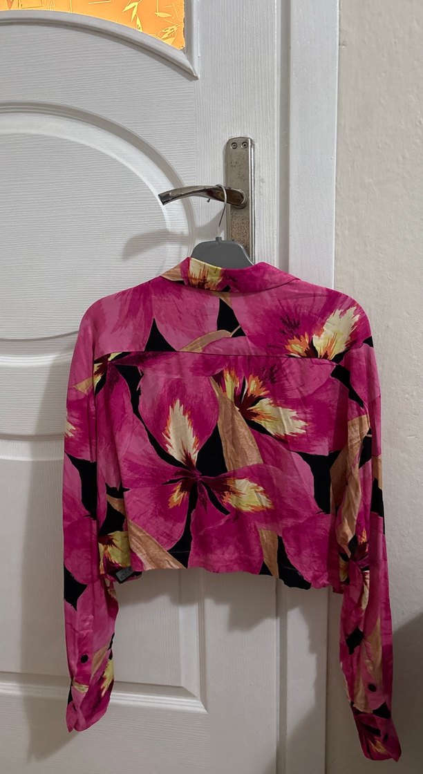 Düğmeli Pembe Batik Desenli Kadın Gömlek - Görsel 5