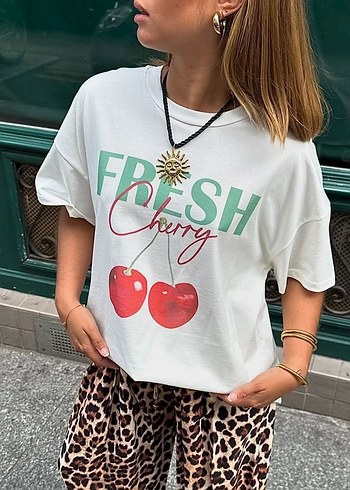 Koton Fresh Cherry Baskılı Oversize Tshirt