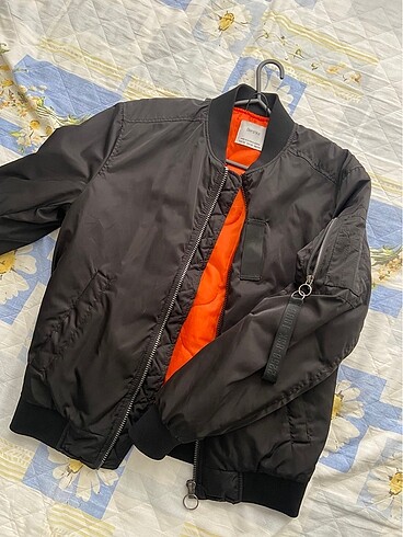 BERSHKA BOMBER CEKET