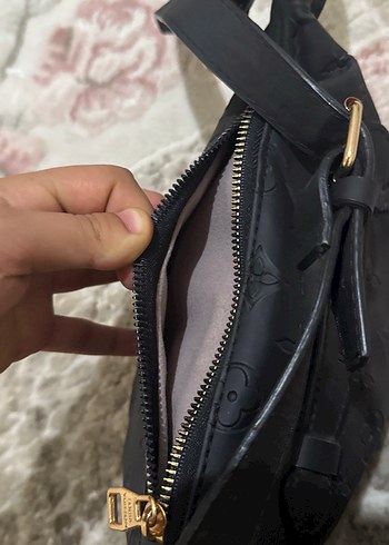 Siyah Deri Kadın Çapraz Askılı Çanta - Görsel 7