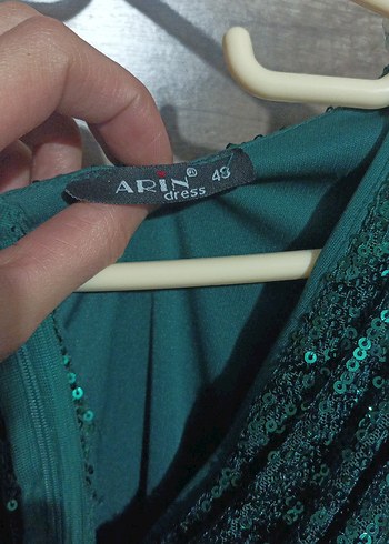 Yeşil Parlak Yılan Desenli Uzun Abiye Elbise - Görsel 4