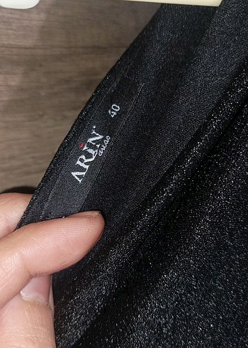 Uzun Siyah V Yaka Drapeli Kadın Elbise - Görsel 3