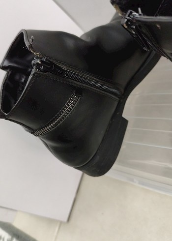 Siyah Deri Kadın Botları, Tokalı, Kalın Topuklu - Görsel 3