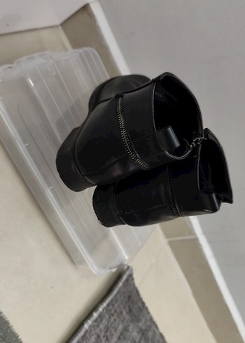 Siyah Deri Kadın Botları, Tokalı, Kalın Topuklu - Görsel 2