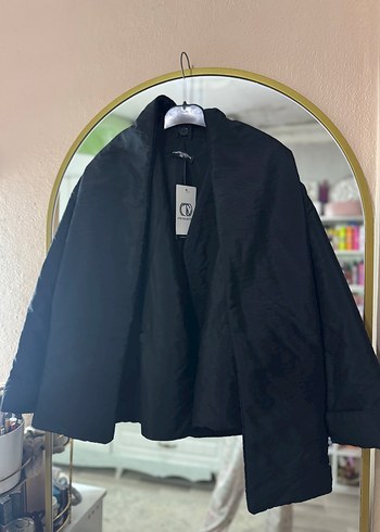 Yakası çıkabilen atkılı mont - Görsel 3