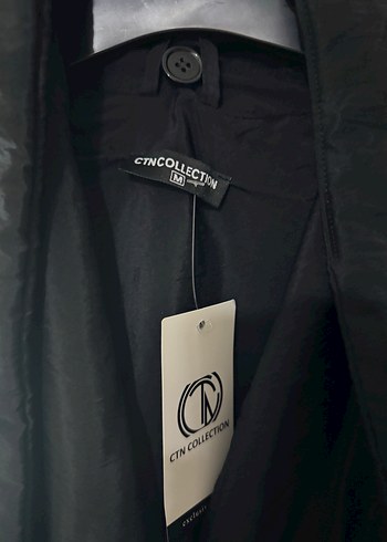 Yakası çıkabilen atkılı mont - Görsel 4