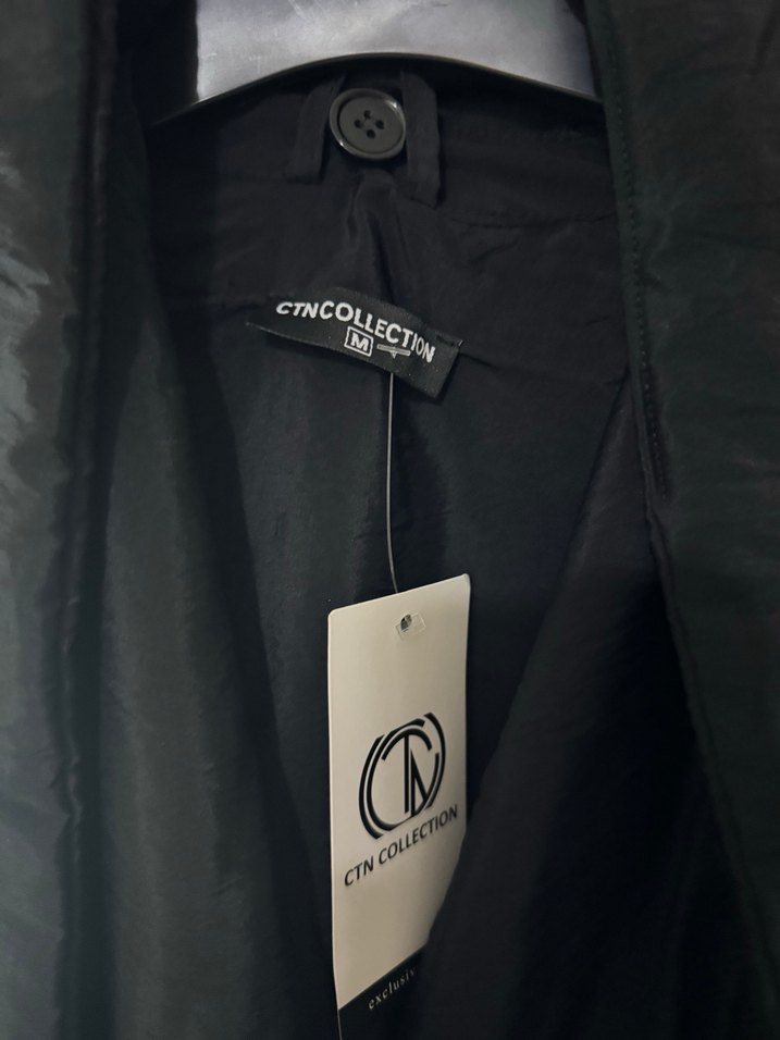 Yakası çıkabilen atkılı mont - Görsel 4