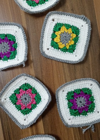 Beden Renkli Bohem El Örgüsü Kare Motifler 8 adet