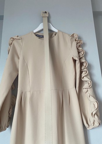 Bej Uzun Kollu Fırfırlı Kadın Elbise - Görsel 2