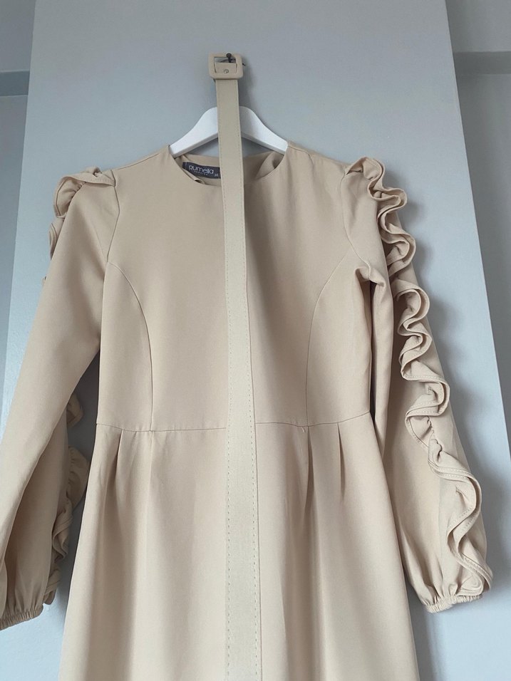 Bej Uzun Kollu Fırfırlı Kadın Elbise - Görsel 2