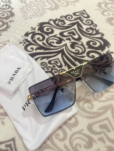 Prada Prada gözlük