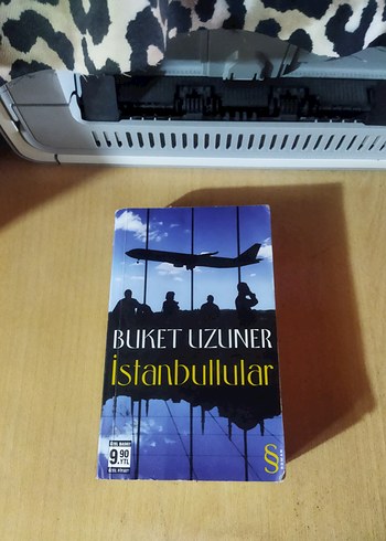 Buket Uzuner - İstanbullular Romanı cep boy
