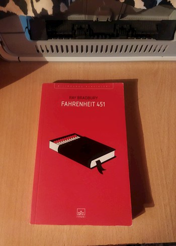 Fahrenheit 451 - Ray Bradbury