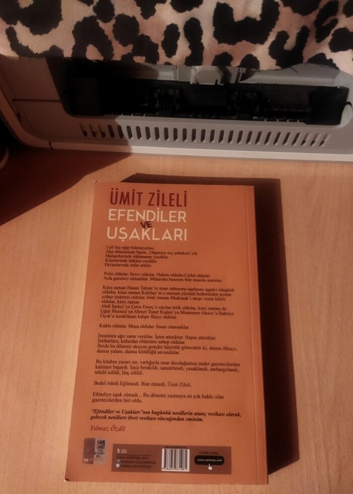 Efendiler ve Uşakları - Ümit Zileli - Görsel 2