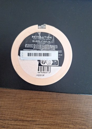 Revolution Bubble Balm Bronz Aydınlatıcı - Görsel 4