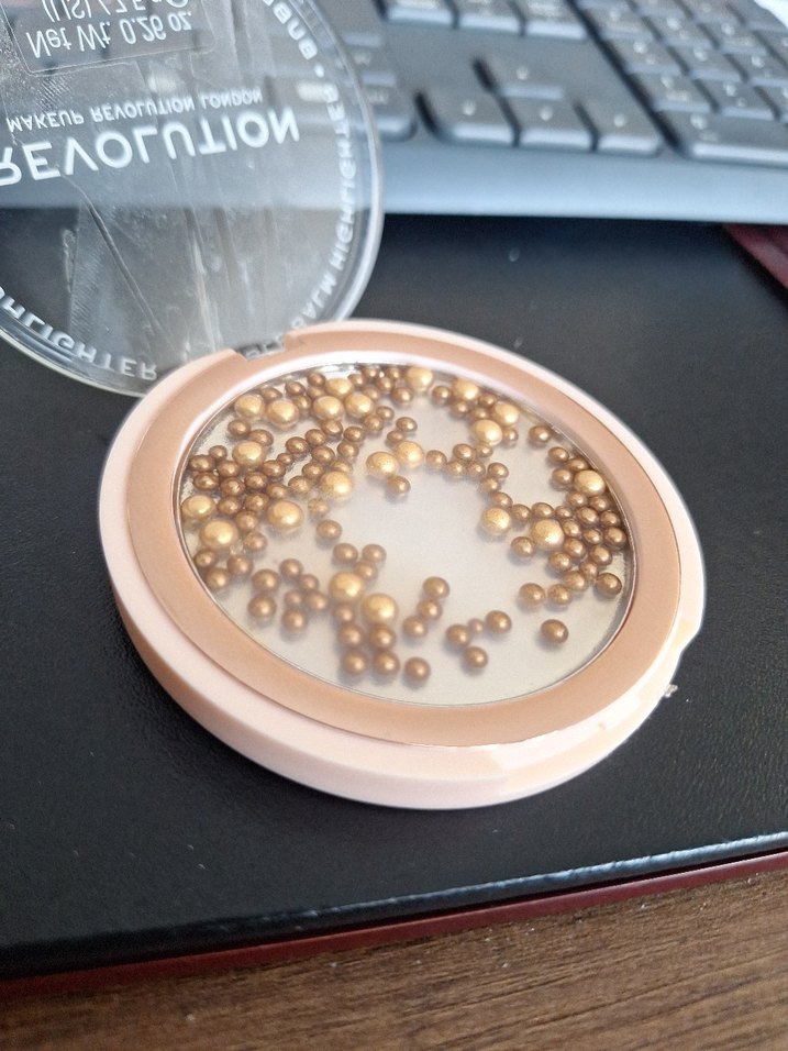 Revolution Bubble Balm Bronz Aydınlatıcı - Görsel 3