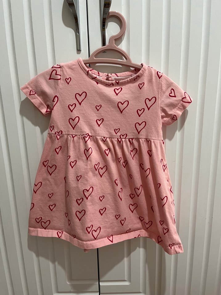 Kız Çocuk Pembe Kalp Baskılı Kısa Kollu Elbise - Görsel 2