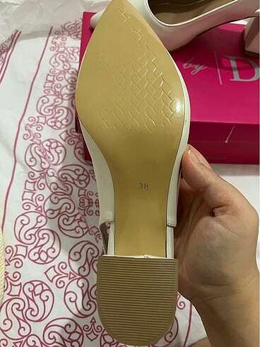 Topuklu ayakkabı - Görsel 4