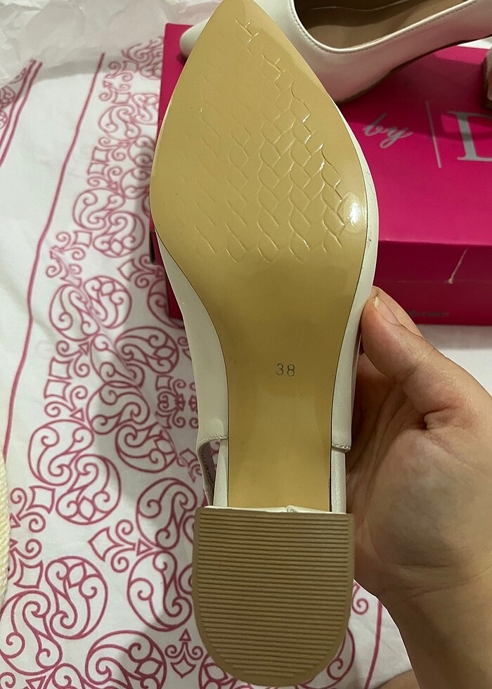 Topuklu ayakkabı - Görsel 4