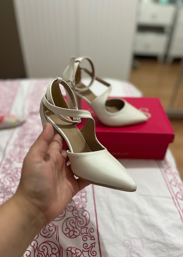 Topuklu ayakkabı - Görsel 2