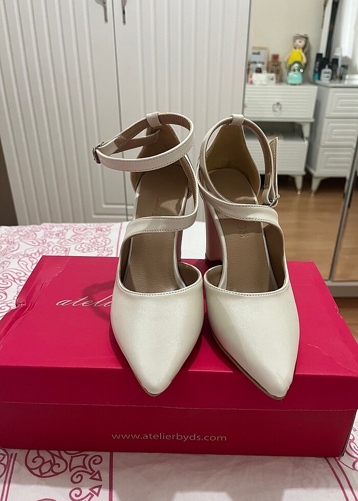 Topuklu ayakkabı - Görsel 4