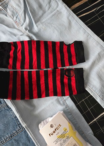 Kızlar için  Askılı Elbise.Pantalon .Çorap  ve parmaksz eldiven - Görsel 5