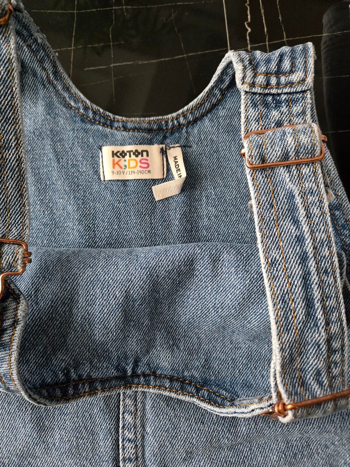 Kızlar için  Askılı Elbise.Pantalon .Çorap  ve parmaksz eldiven - Görsel 4