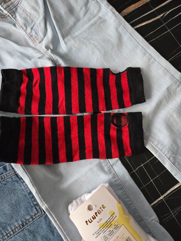 Kızlar için  Askılı Elbise.Pantalon .Çorap  ve parmaksz eldiven - Görsel 5