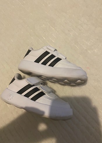 26 Beden Çocuk Beyaz Cırt Cırtlı Spor Ayakkabı